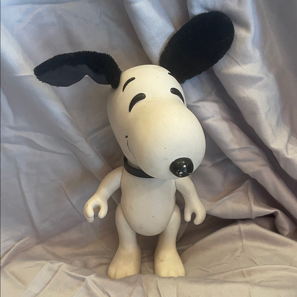 Vintage 8.5 inch 1966 Snoopy Made in Korea